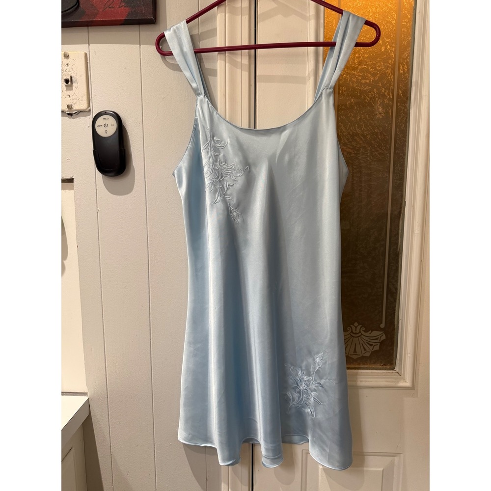 Amanda Stewart Intimates Light Blue Satin Floral Embroidered Chemise Nightgown M